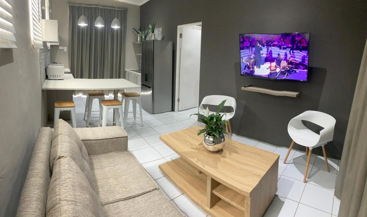 Adventure Apartment - Colchester - 5Km From Elephant Park Kültér fotó