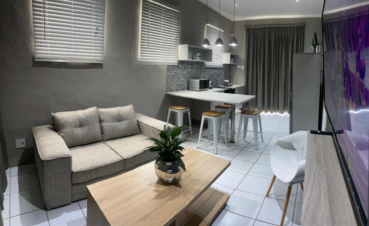Adventure Apartment - Colchester - 5Km From Elephant Park Kültér fotó